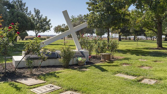 Camellia Memorial Lawn