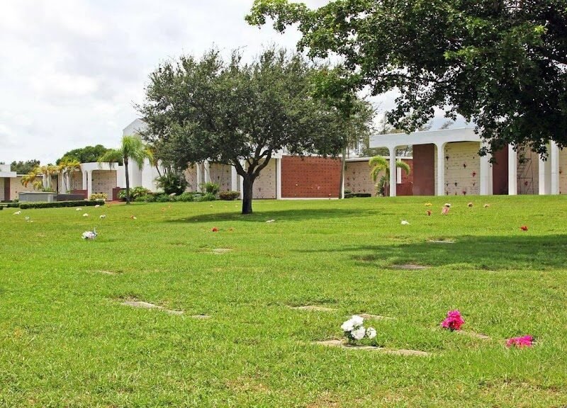 Royal Palm Funeral Home & Royal Palm Memorial Gardens