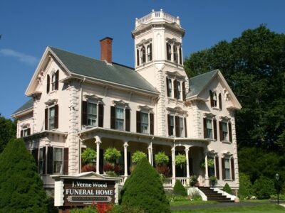 J Verne Wood Funeral Home - Buckminster Chapel