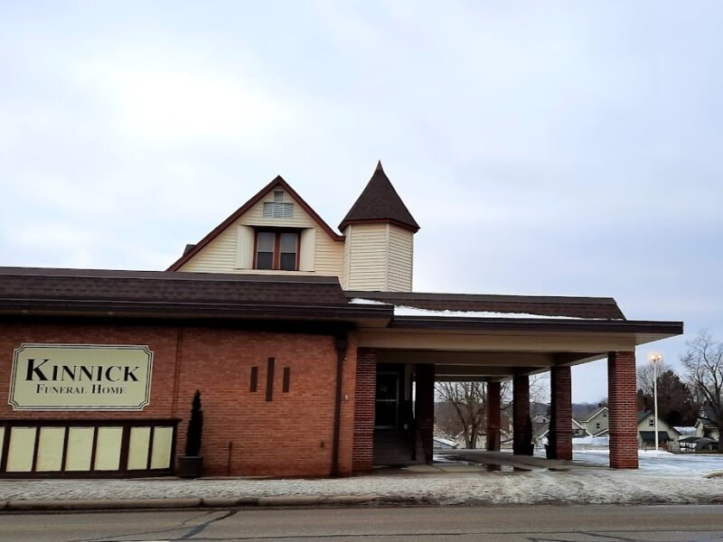 Kinnick Funeral Home Girard Chapel