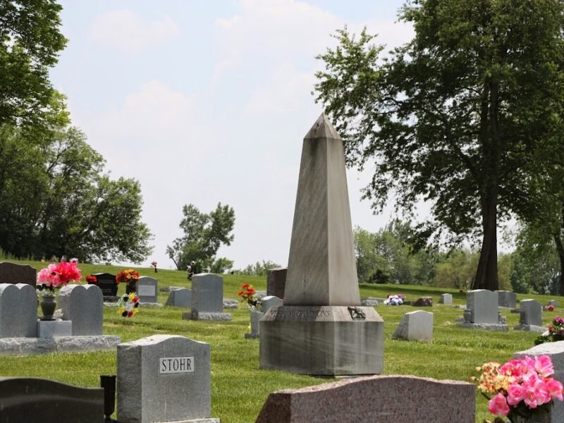New Crown Cemetery