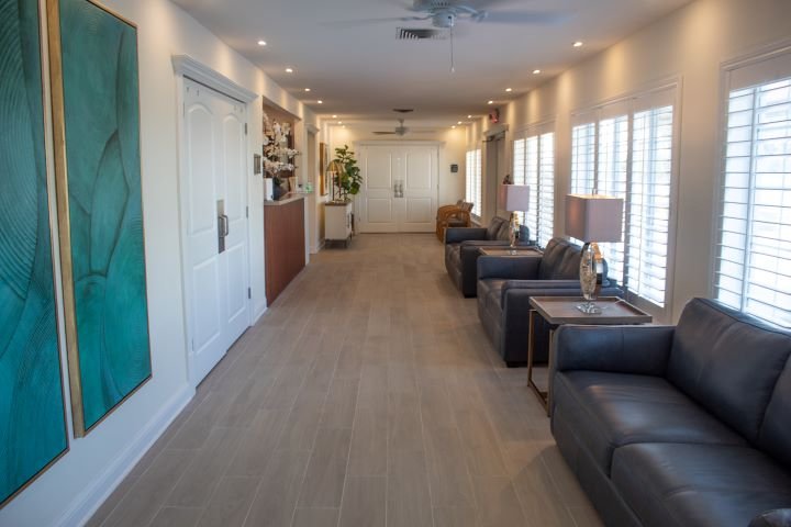 Family Funeral Home - Donna
