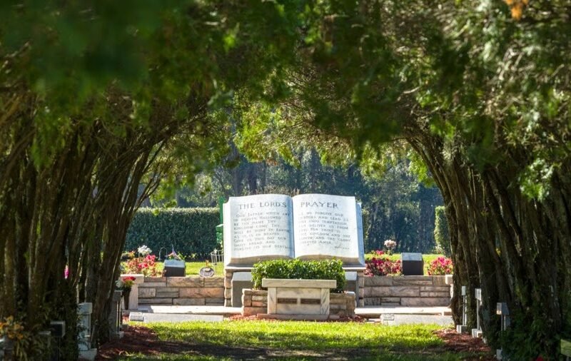 Lakeside Memory Gardens