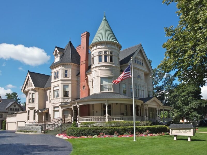 Reynolds-Jonkhoff Funeral Home & Cremation Services