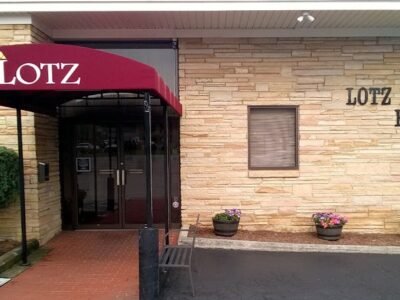 Lotz Funeral Home - Vinton
