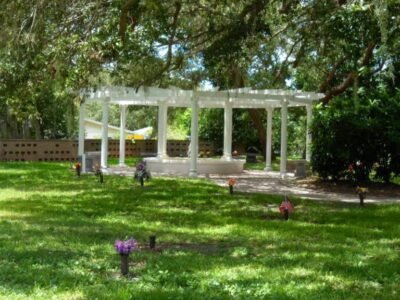 Woodlawn Memory Gardens