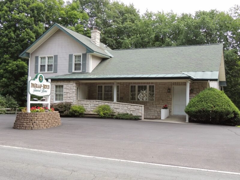 DeGraaf-Bryce Funeral Home Inc.