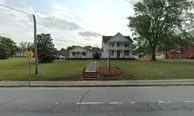 Miller & Van Essendelft Funeral Home & Crematory